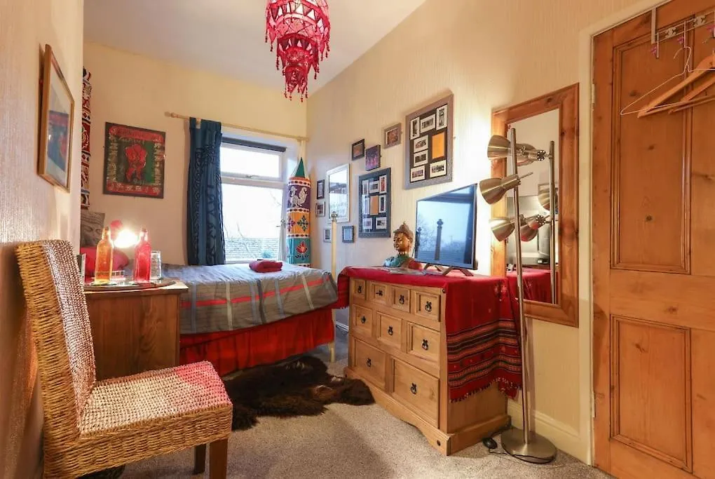 Bradford Digs Self Contained House Apartment
