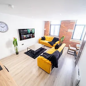Fancy 2-bedroom With 2 Bathrooms In Bradford Town Centre Apartment