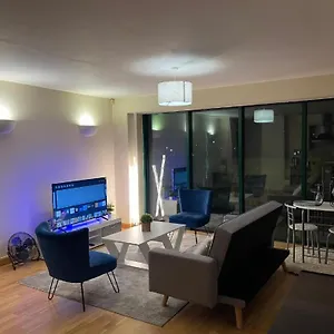 2 Bedrooms, 2 Bathrooms Stunning Penthouse View Apartment
