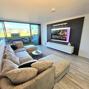 Modern Duplex Penthouse Panoramic Views & Parking Apartment